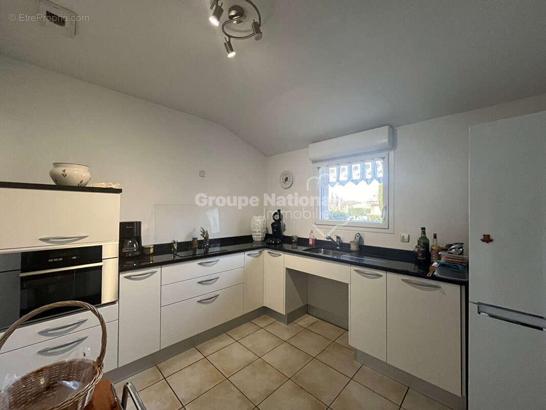 Maison à JONQUIERES-SAINT-VINCENT