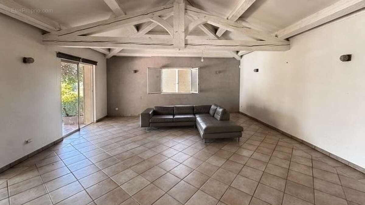Maison à LE CASTELLET