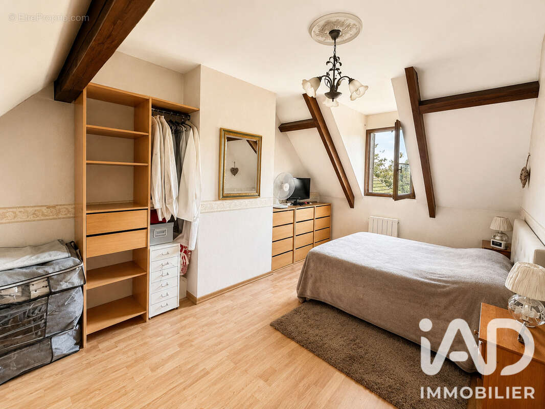 Maison 115 m² à Sainte-Genevieve-Des-Bois  - photo 6