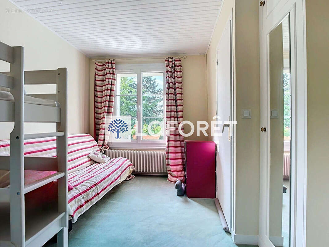 Maison à SAINT-NOM-LA-BRETECHE