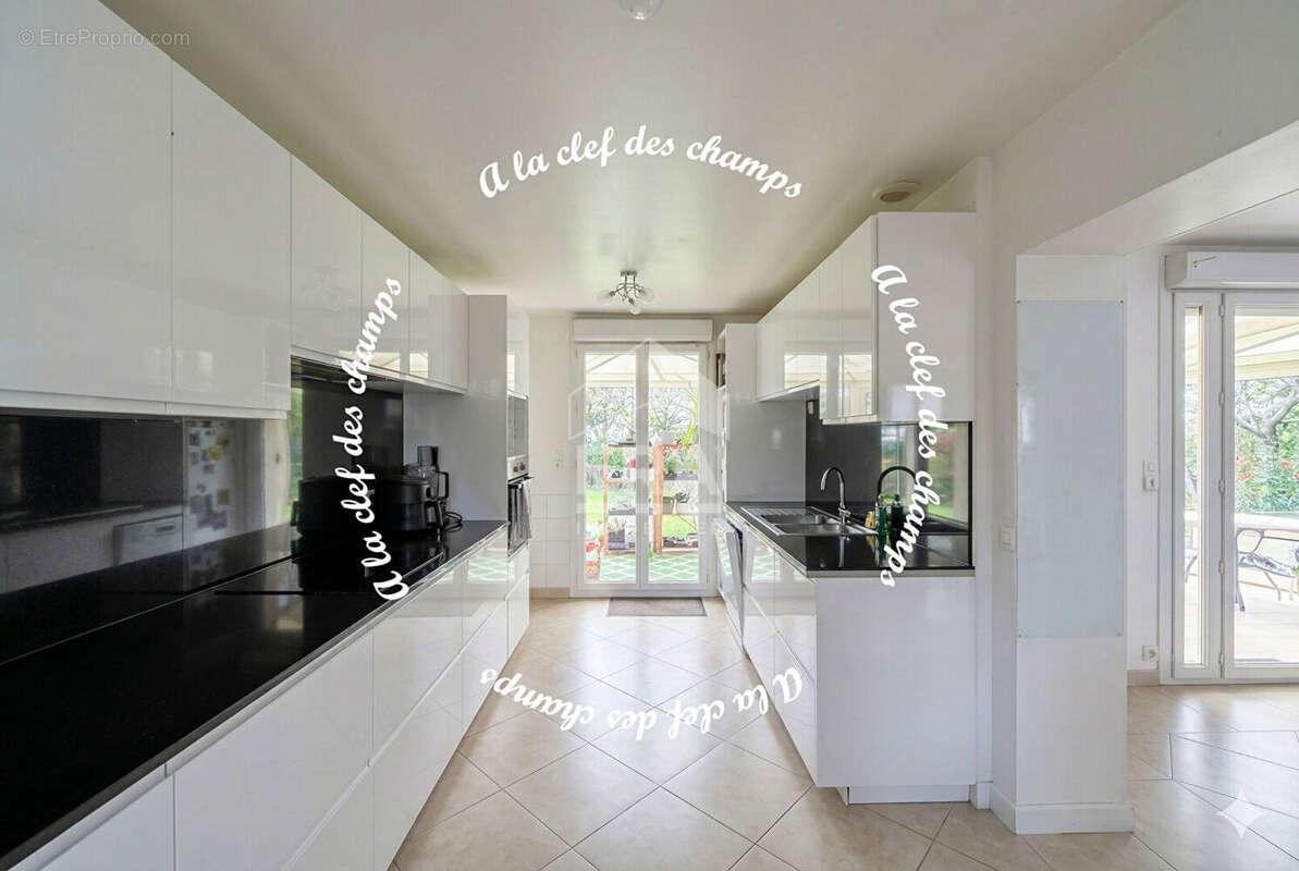 Maison à GIF-SUR-YVETTE