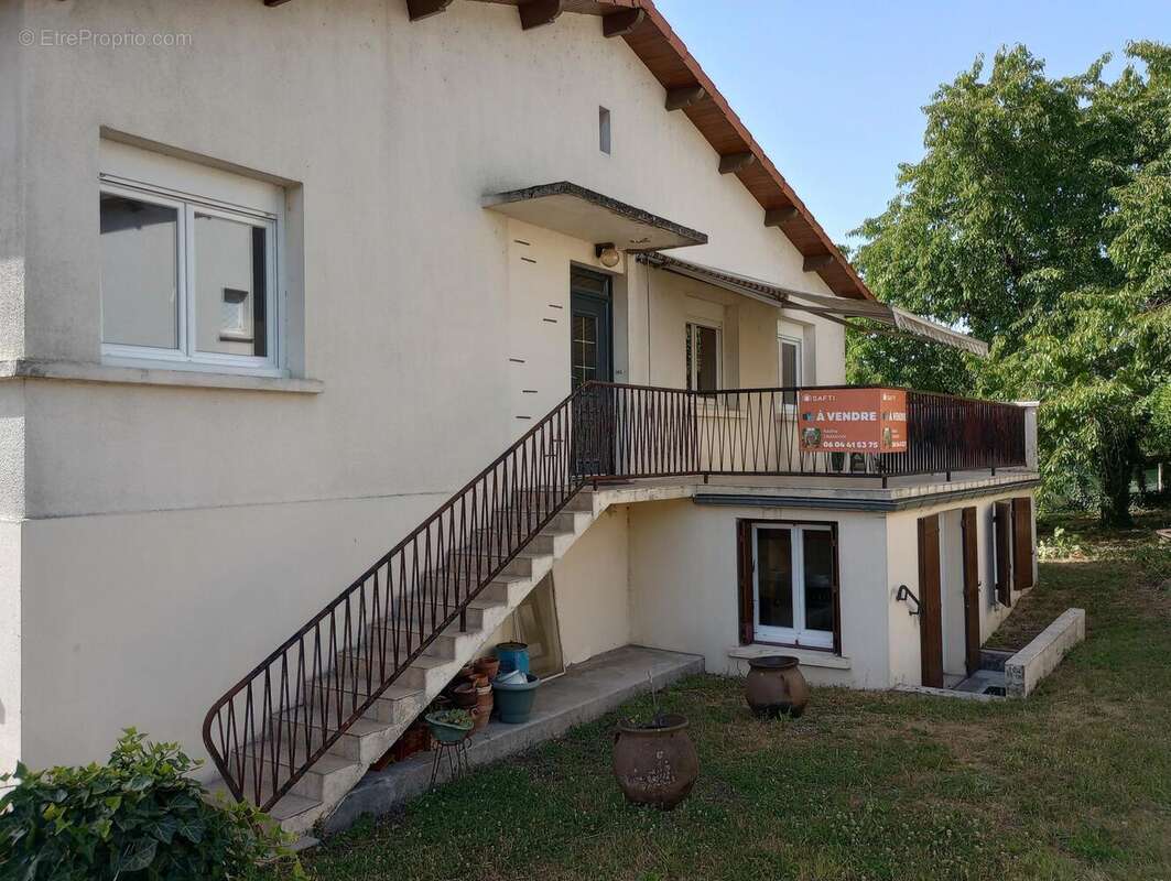 Maison 121 m² à Chalais  - photo 9