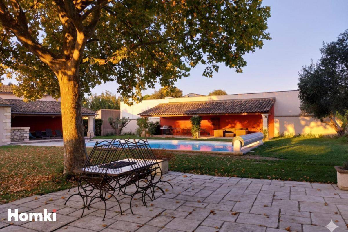 Maison à MONTAREN-ET-SAINT-MEDIERS