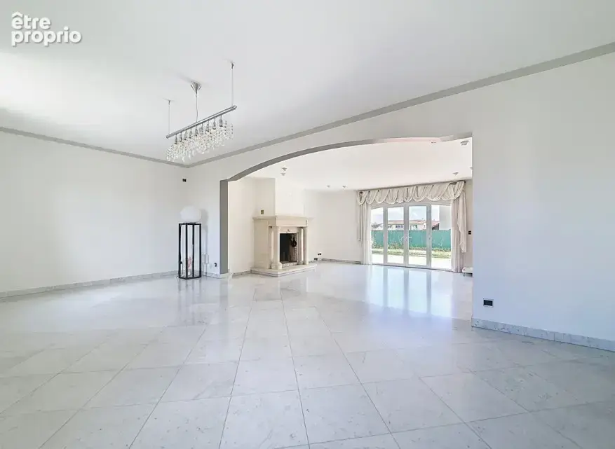 Maison - 4 Chambres - Bureau - Buanderie - Cave à vins - Garage - Piscine - Grande Cour - - photo 13