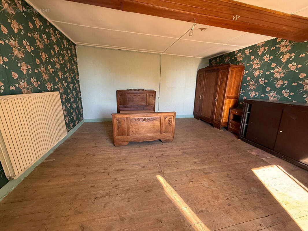 Maison à SAINT-JUST-EN-CHEVALET