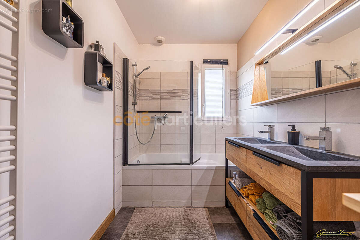 Maison à LA VILLE-ES-NONAIS