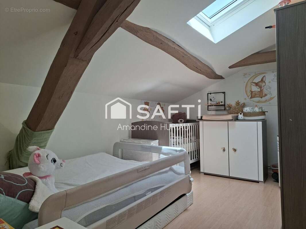 Maison 112 m² à Vensat  - photo 9