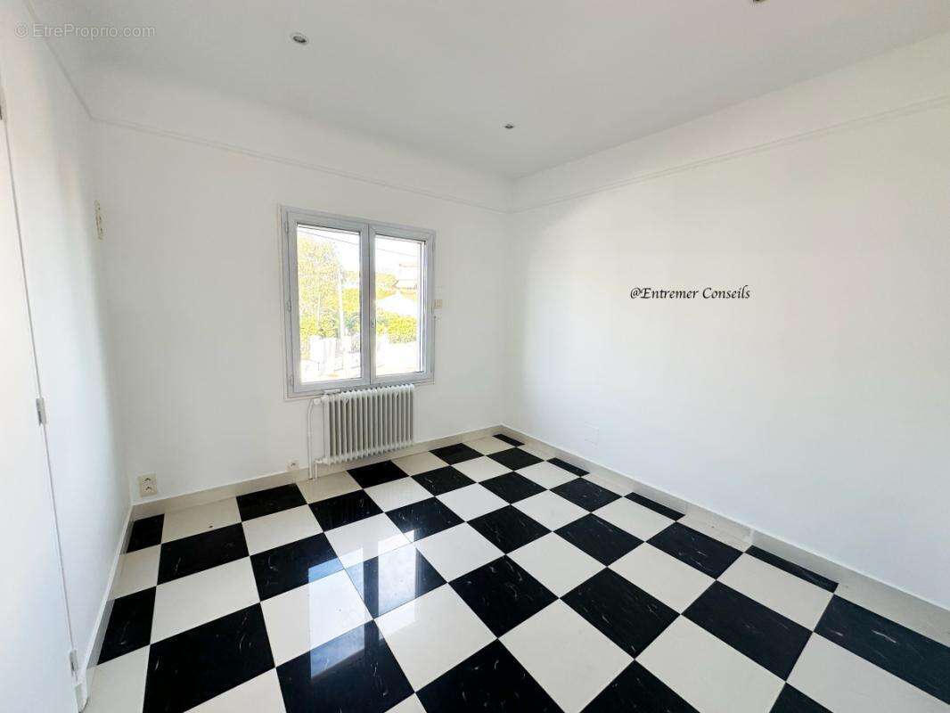 Maison à VILLENEUVE-LOUBET