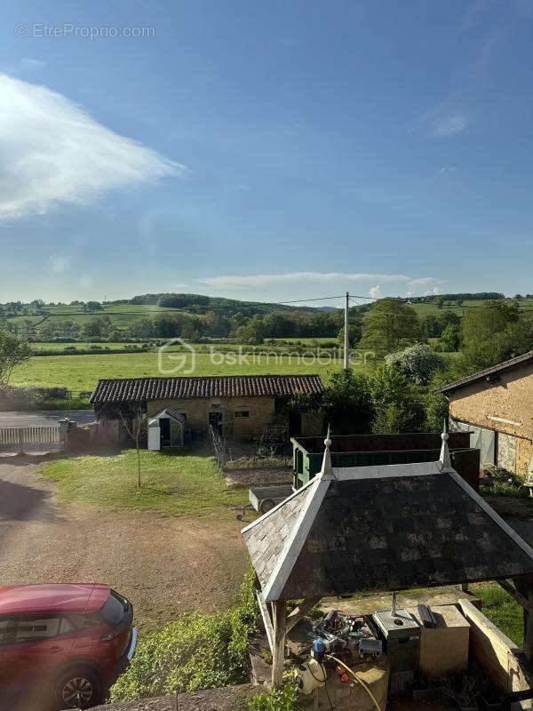 Maison à SAINT-DENIS-DE-CABANNE