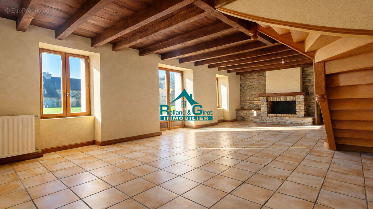 Maison à LA BOUEXIERE