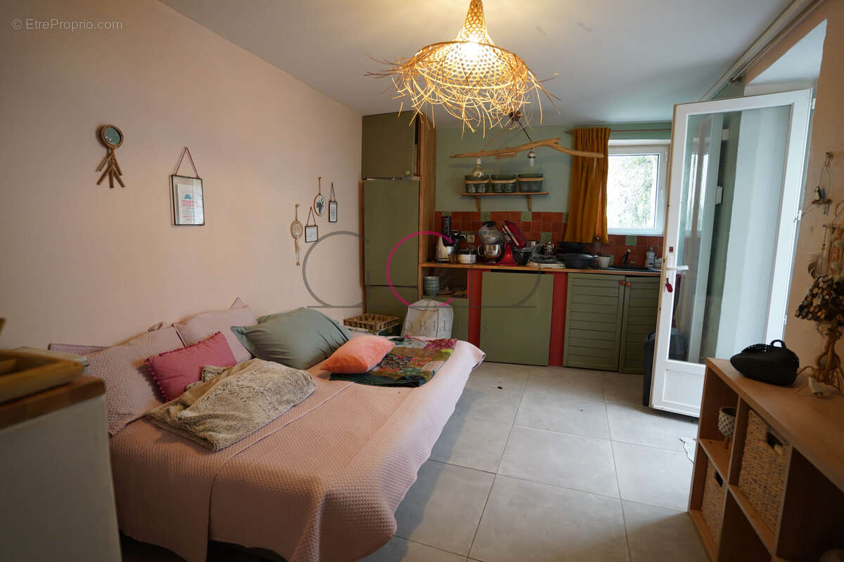 Maison à VENTABREN