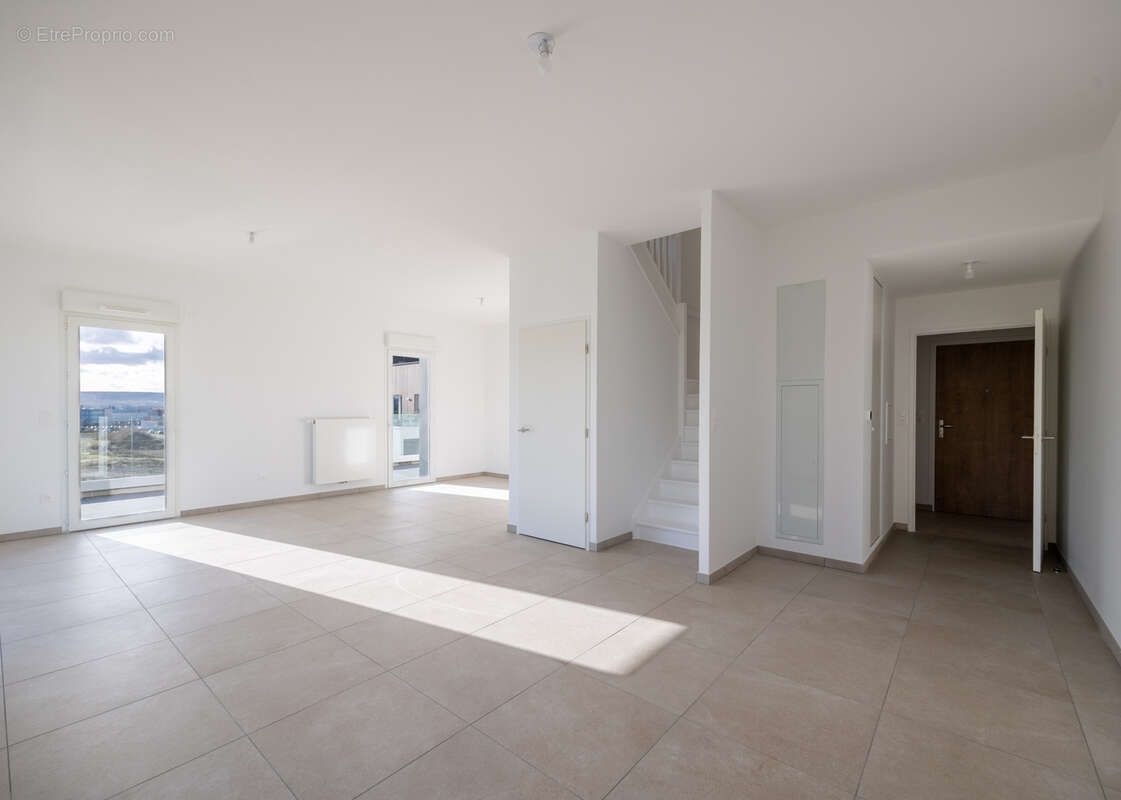 Appartement à BEZANNES