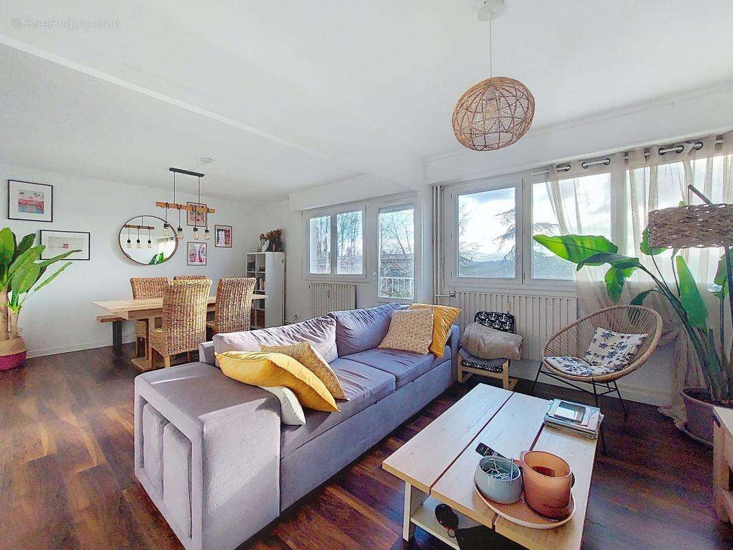 Appartement à IRIGNY