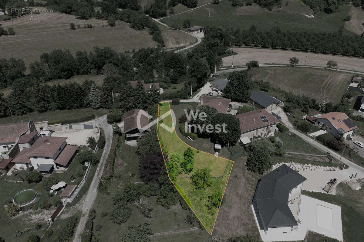 Terrain 758 m² à Chasselay  - photo 2
