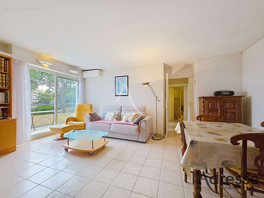 Appartement à MANDELIEU-LA-NAPOULE