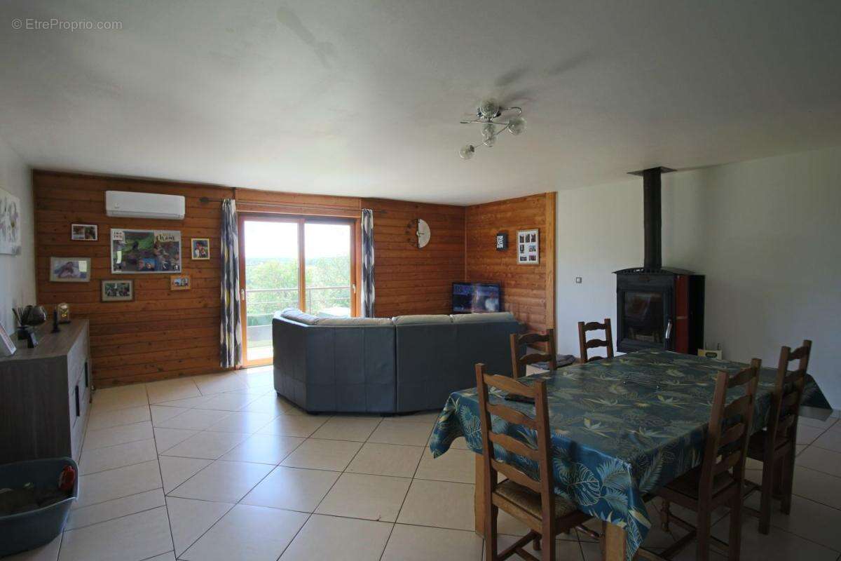 Maison 105 m² à Puy-L'eveque  - photo 4