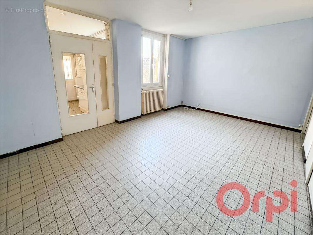 Maison à SAINT-AMAND-MONTROND