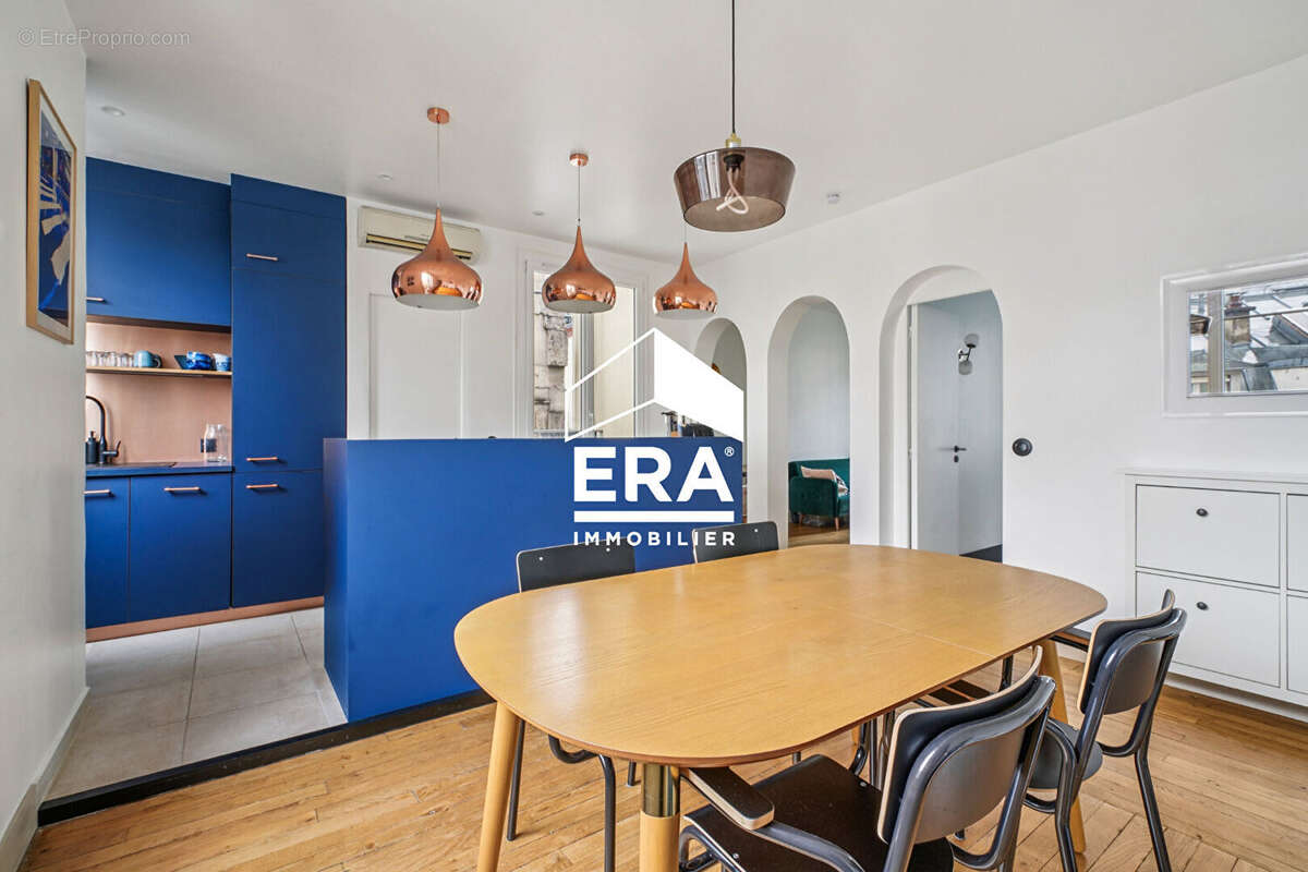 Appartement à PARIS-3E