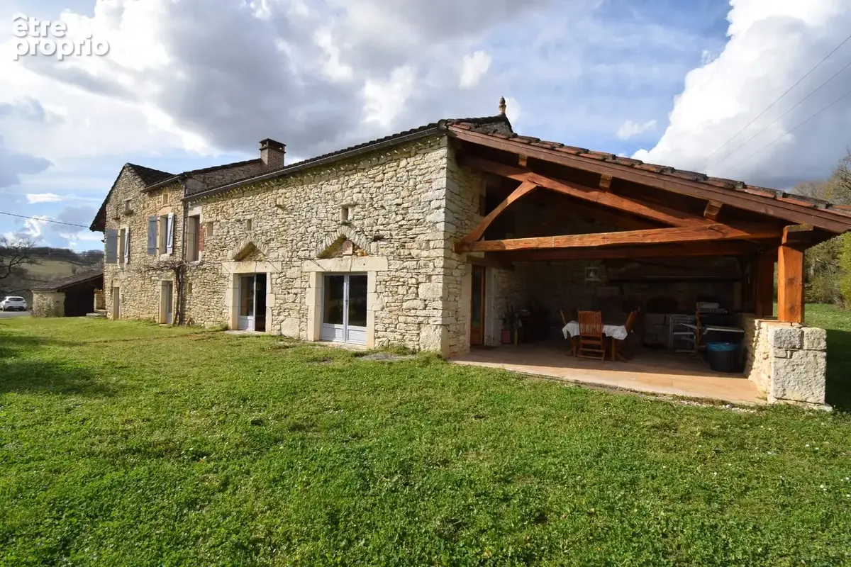 Propriete à vendre 7 pièces VERS (46) - photo 1