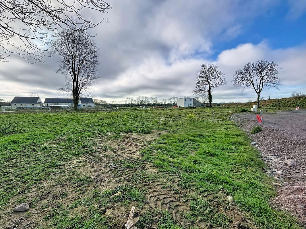 Terrain à AVENAY