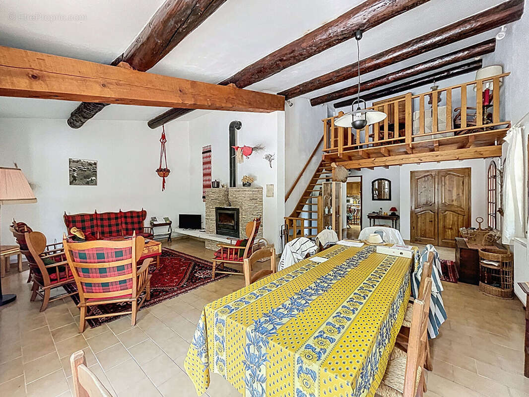 Maison à VACHERES