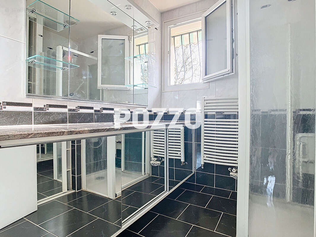 Maison à DONVILLE-LES-BAINS