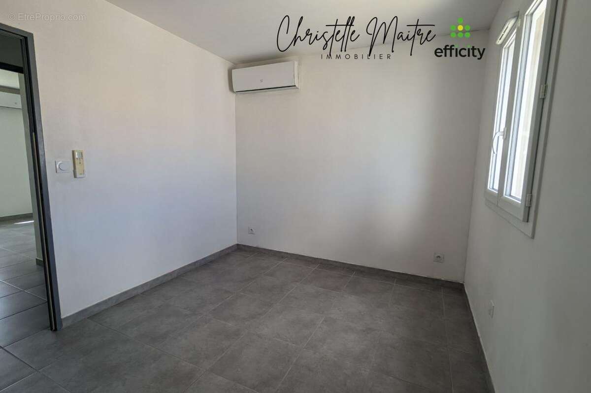 Maison 77 m² à Arles  - photo 8