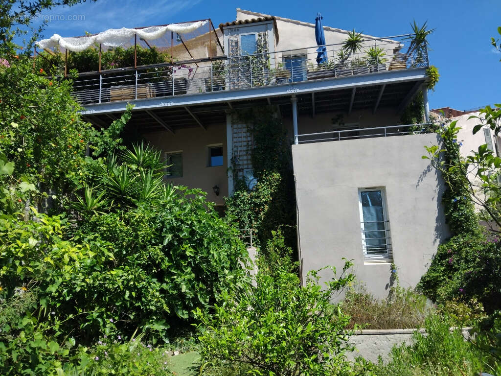 Maison à HYERES