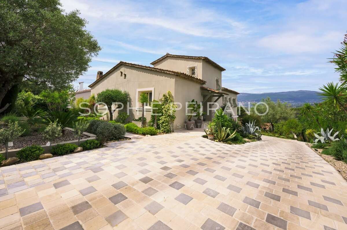 Maison à MOUGINS