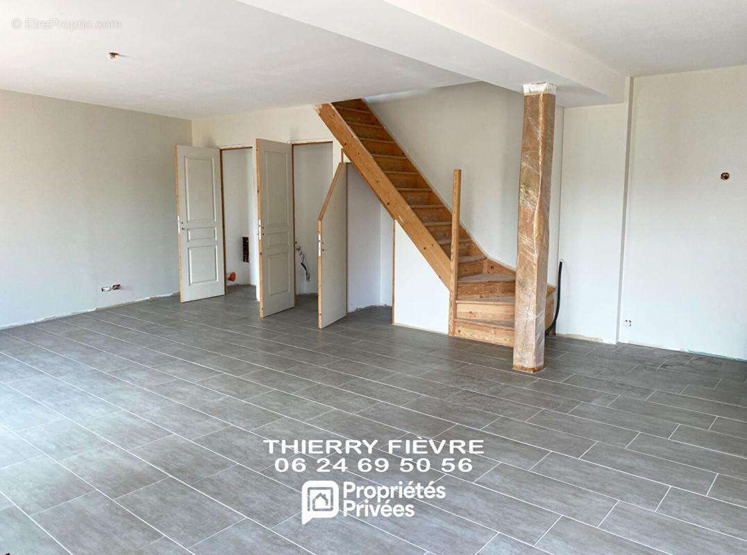 A vendre curçay sur dive - ensemble immobilier  rénové et à rénover sur 1500 m2  de terrain - photo 3