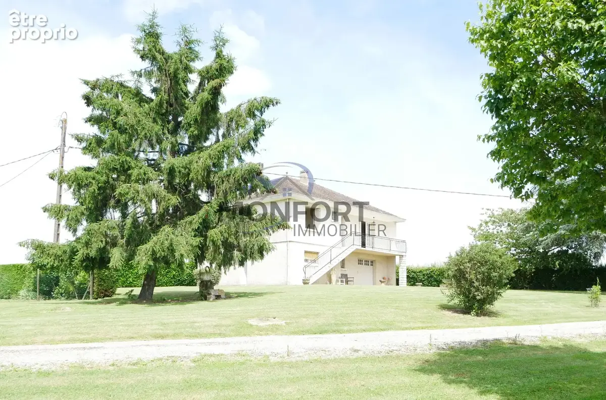 Propriété composée de plusieurs maisons - photo 1