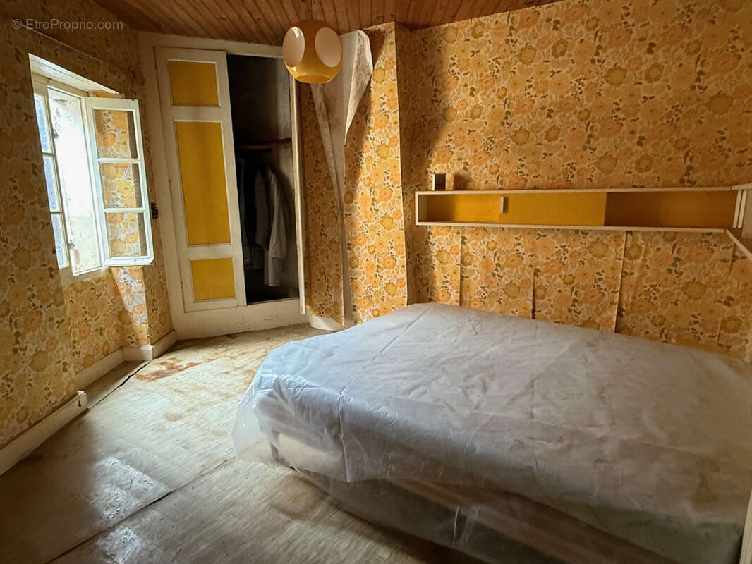 Maison à LACAPELLE-BIRON
