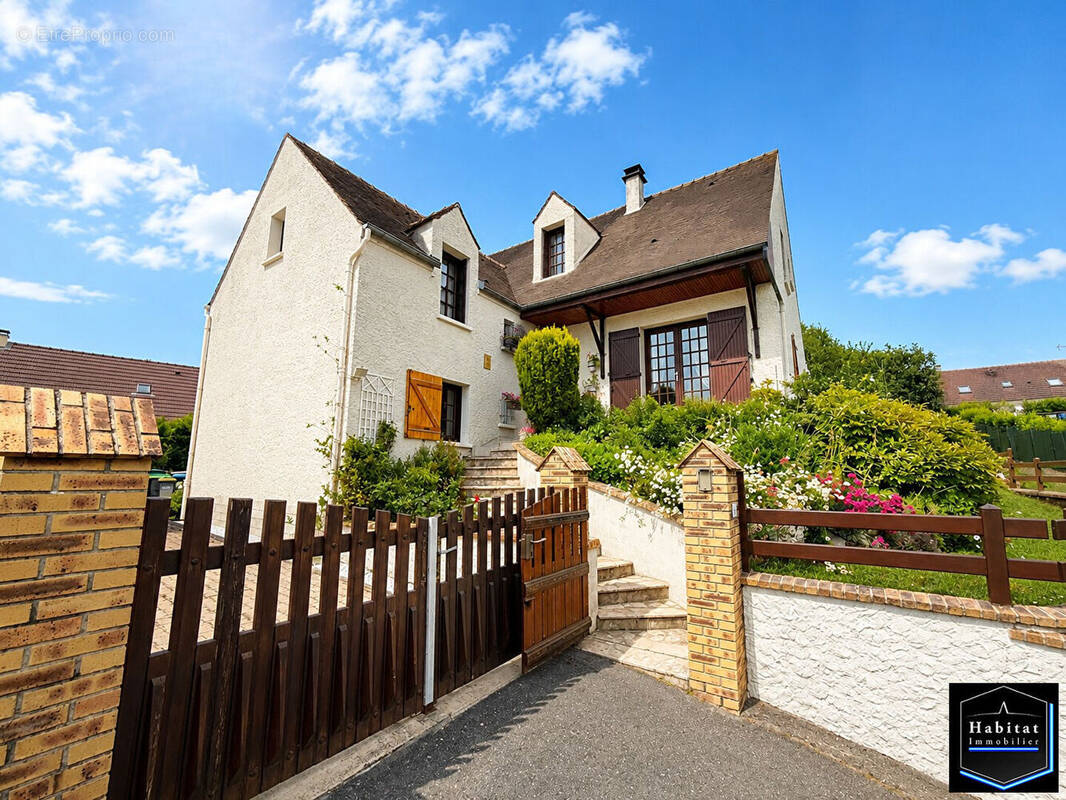 Maison à LONGPERRIER