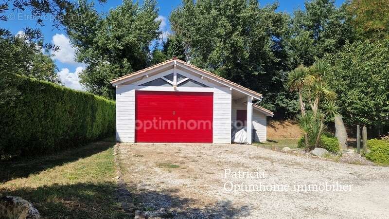 Maison à MONTETON