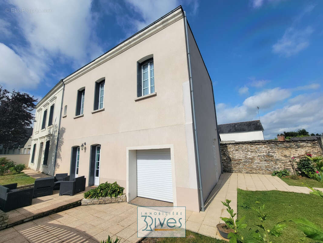 Maison à BRISSAC-QUINCE