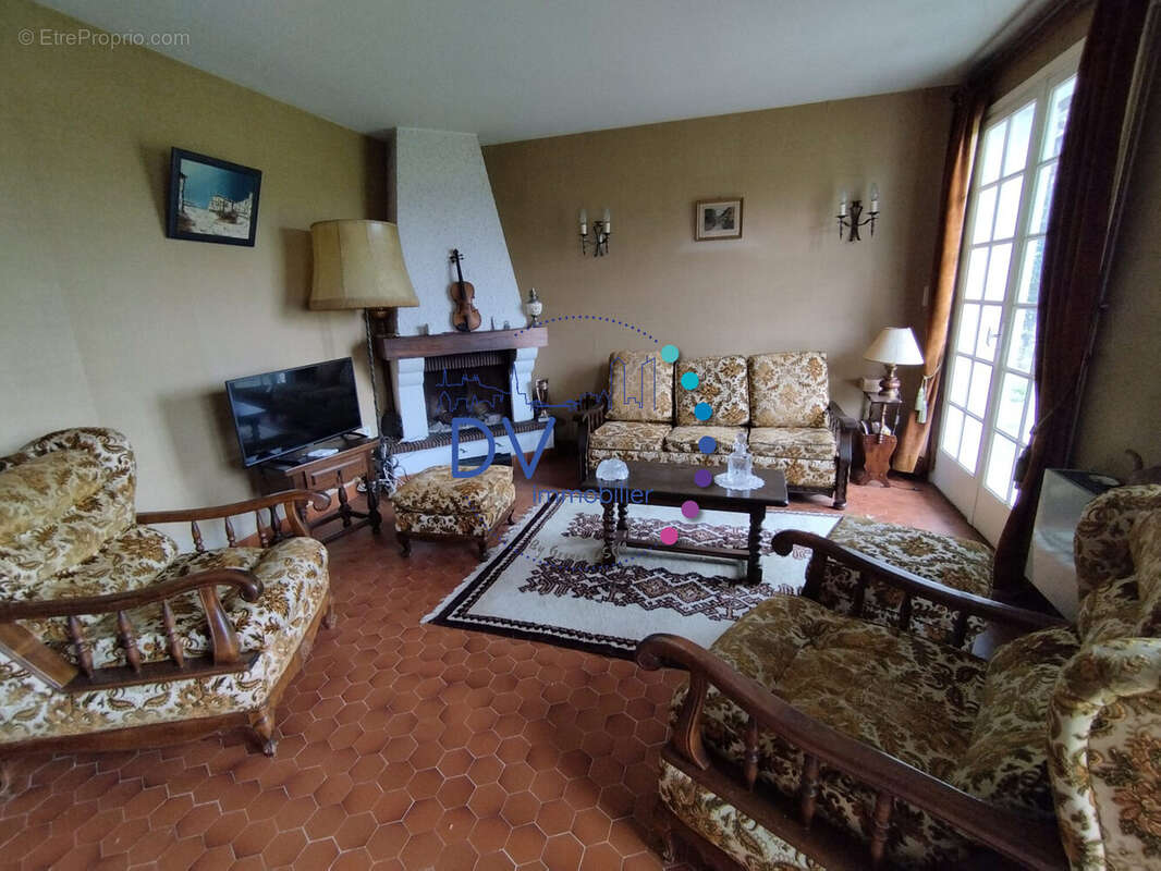 Maison à MONTCEAUX