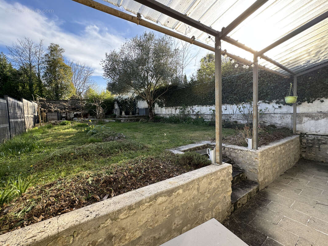 Maison à BARBEZIEUX-SAINT-HILAIRE