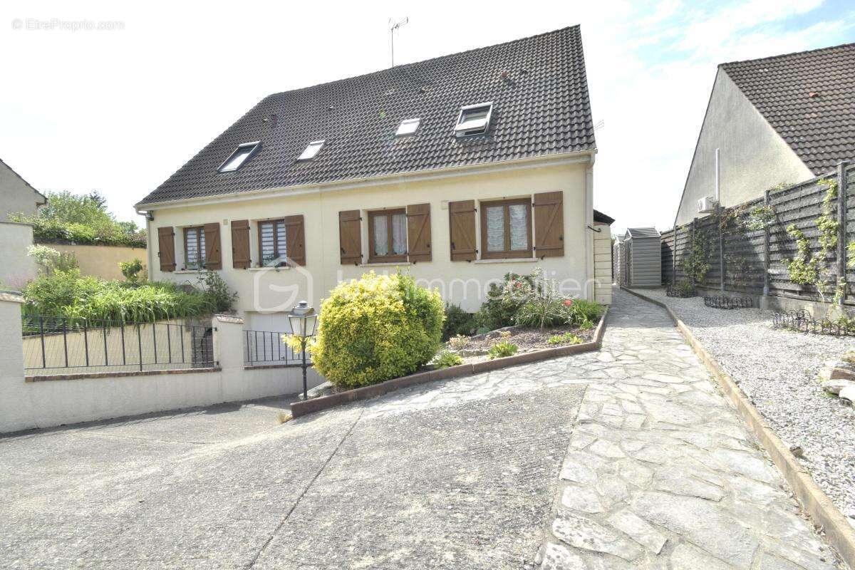 Maison à LA FERTE-ALAIS