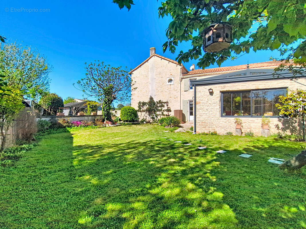 Maison Courçon 8 pièces 277.78 m² - photo 5