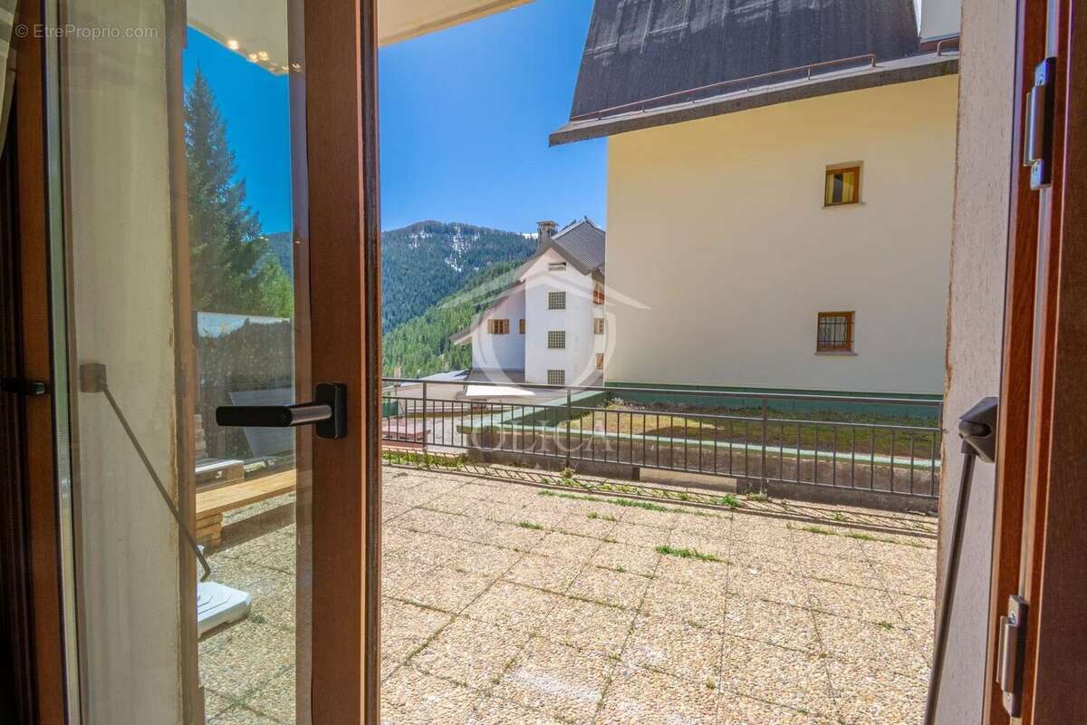 Appartement à SAINT-ETIENNE-DE-TINEE