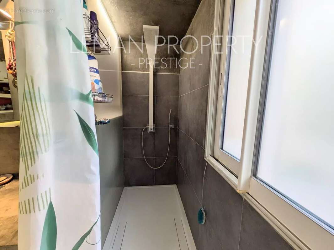Appartement à VALLAURIS