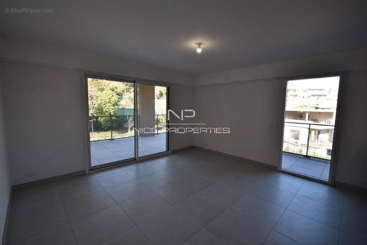 Appartement à MOUGINS