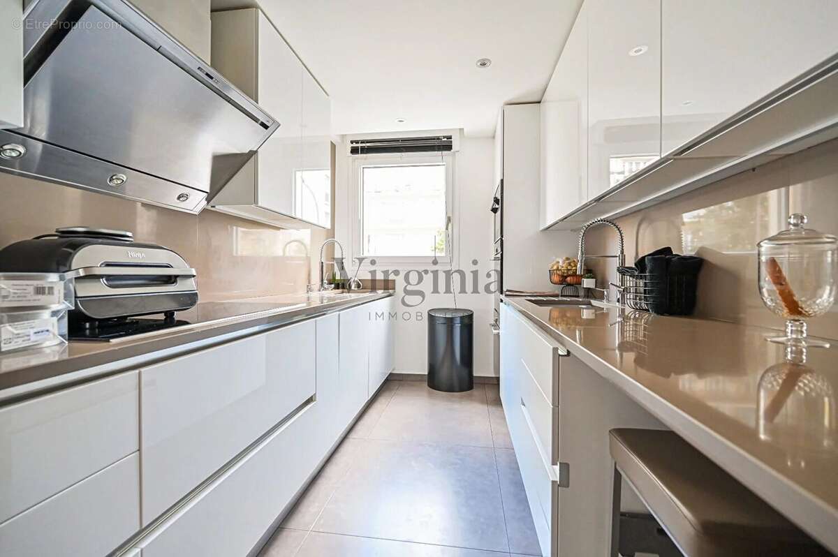 Appartement à CHARENTON-LE-PONT