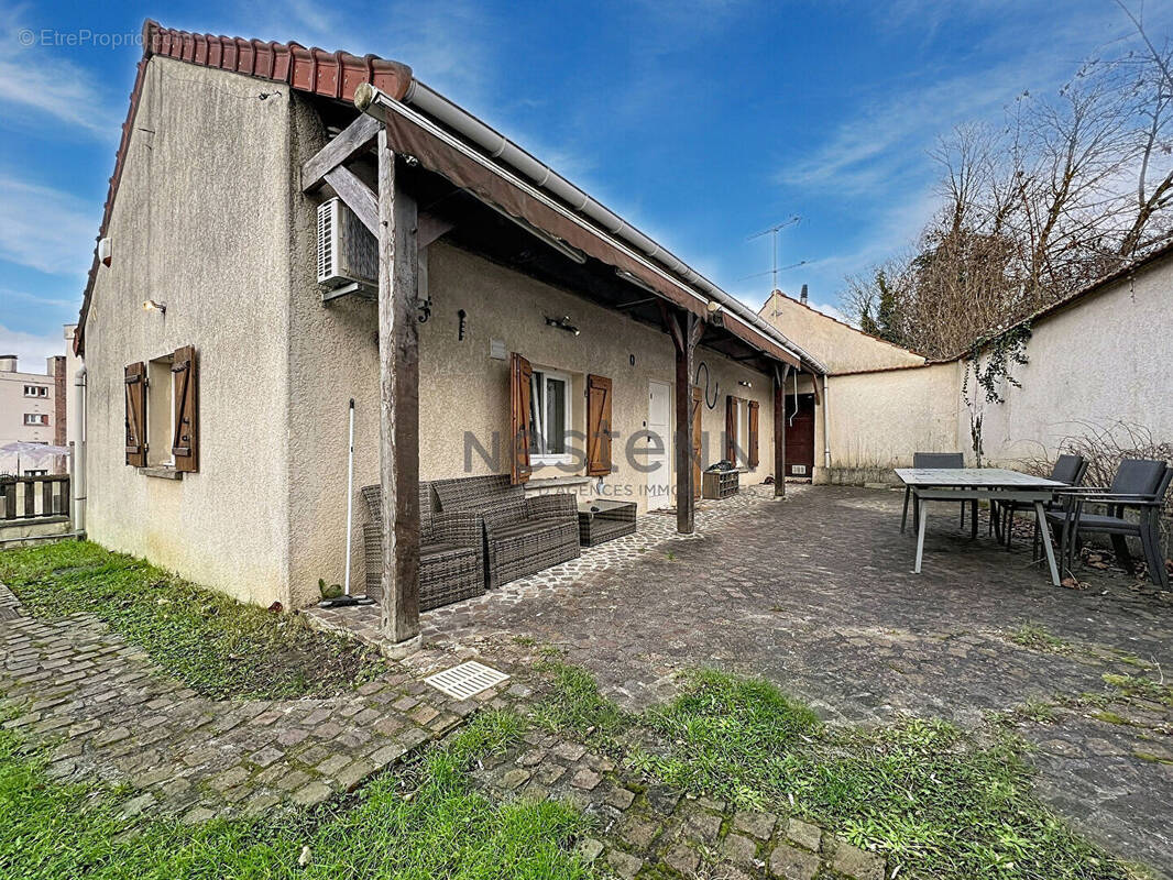 Maison à LIMEIL-BREVANNES