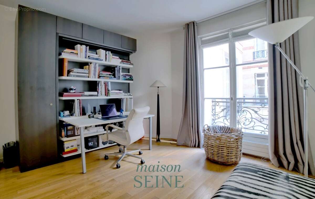 Appartement à PARIS-17E