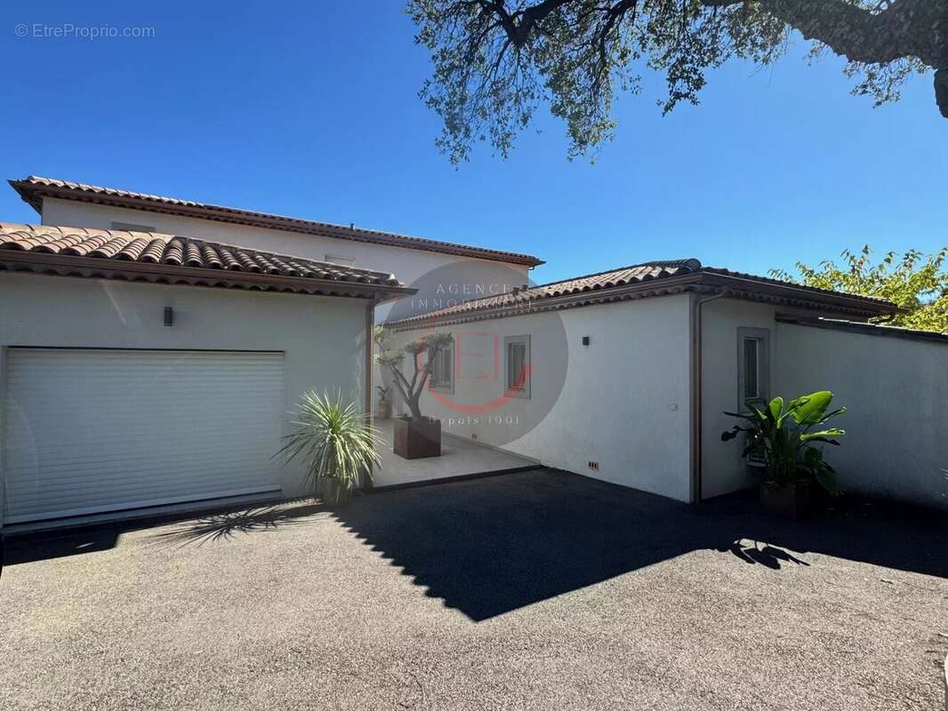 Maison à LES ADRETS-DE-L&#039;ESTEREL