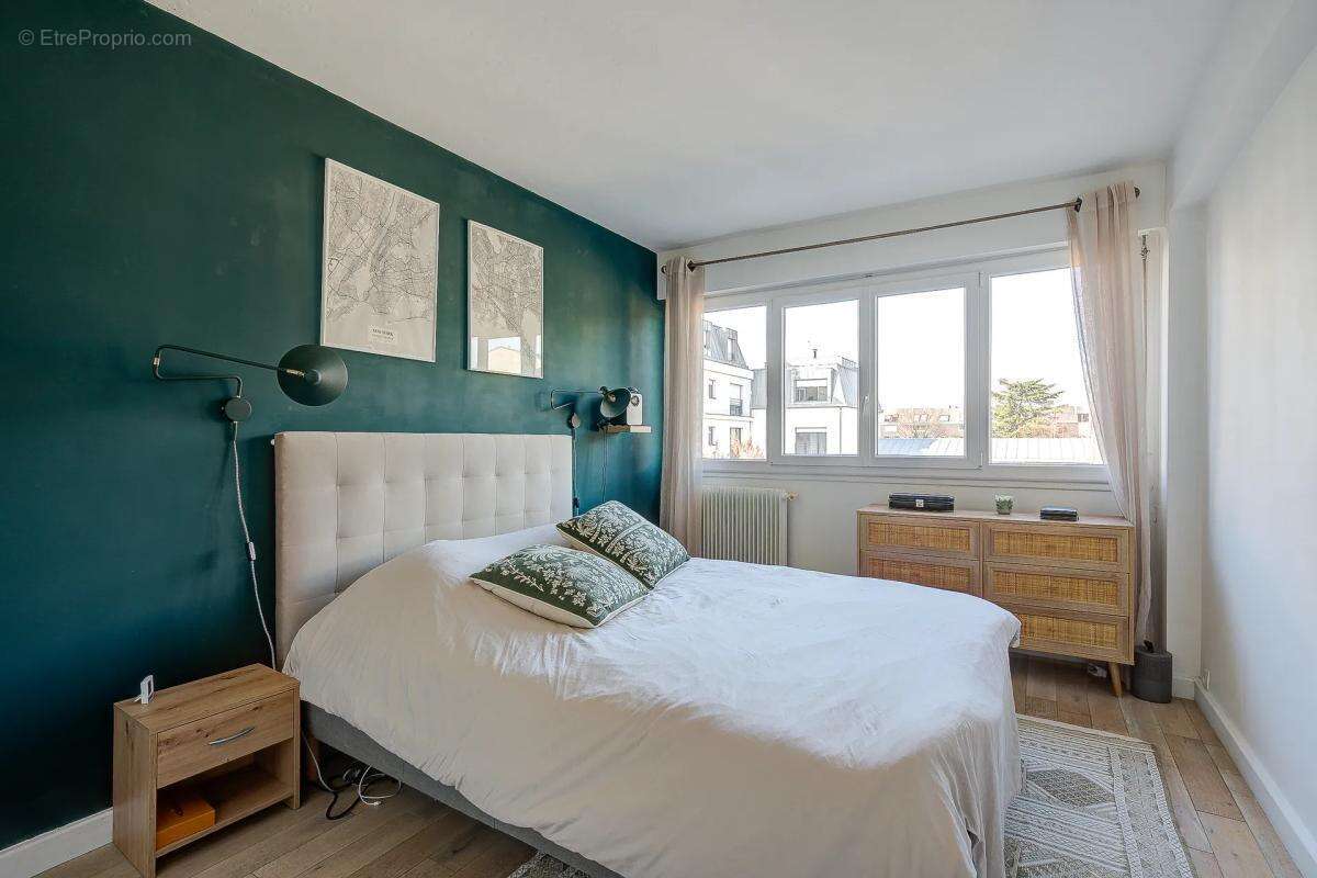 Appartement à LA GARENNE-COLOMBES