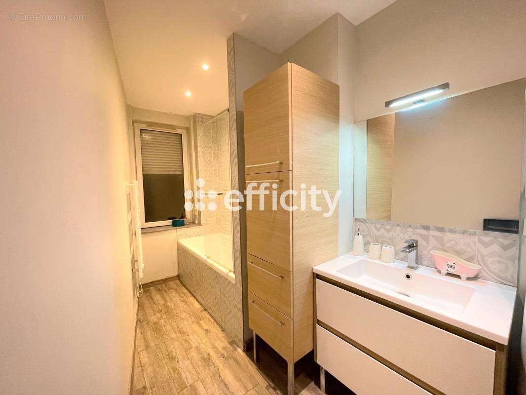 Maison à FACHES-THUMESNIL