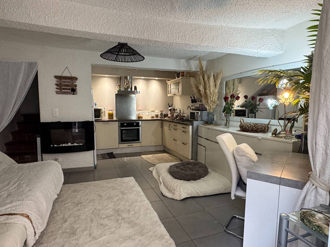 Maison à LEZIGNAN-CORBIERES