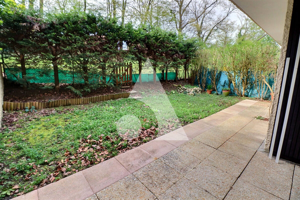 Appartement à MERY-SUR-OISE